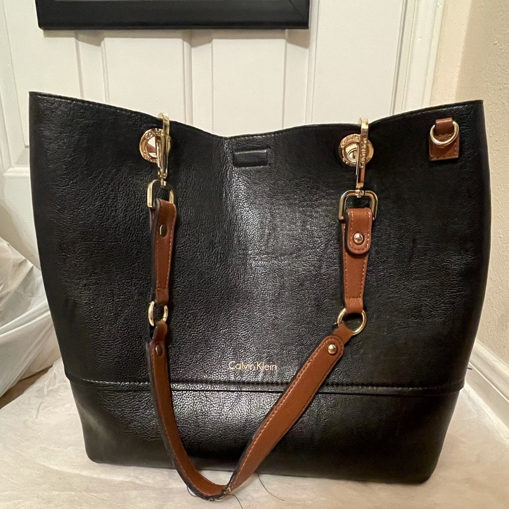 Reversible shoulder purse